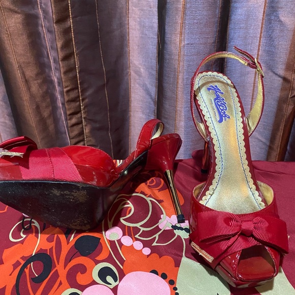 Red Peep Toe Pump - Picture 3 of 3